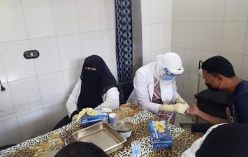 توقيع الكشف الطبي على 4224 مريض خلال أسبوع بكفر الشيخ