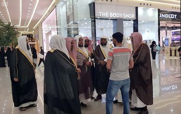 السماح رسميا بفتح المحال التجارية في أوقات الصلاة بالسعودية