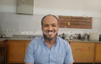 الدكتور محمد أحمد الخرشى الأستاذ المساعد بقسم الوراثة بكلية الزراعة بجامعة أسيوط