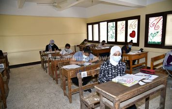 طلتب الثانوية العامة بالغربية