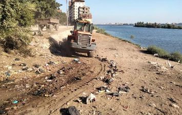 حملات مكثفة لتحسين المرافق والخدمات بمدينة دسوق وإزالة حالات تعدى على الأراضى الزراعية