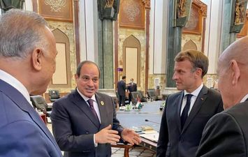الرئيس السيسي ونظيره الفرنسي في بغداد 