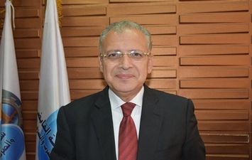 مصطفى مجاهد رئيس شركة مياه القليوبية