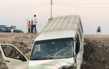 إصابة 4 أشخاص إثر انقلاب سيارة في قنا.. ارشيفية