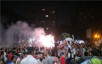 احتفالات جماهير الزمالك بدرع الدروي