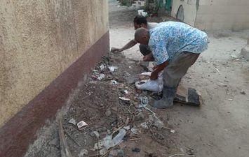 استمرار الحملة المكبرة لتنظيف المقابر فى مدينة دسوق بكفر الشيخ