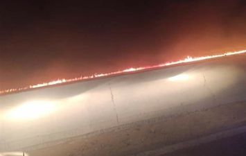 حريق هائل على الطريق الإقليمي بمدينة 15 مايو 