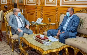 وزير الدولة للإنتاج الحربى يستقبل وفد منظومة الصناعات الدفاعية السودانية