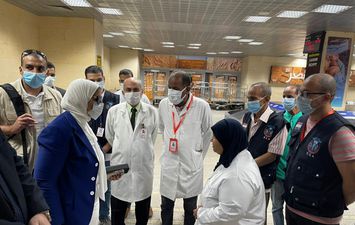 وزيرة الصحة تتفقد الحجر الصحي بمطار الأقصر الدولي