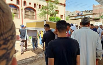 تشييع جنازة الفلاح الفصيح بمدينة بيلا فى كفر الشيخ وسط حزن شديد من الأهالى  (فيديو وصور)