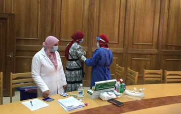 جامعة كفرالشيخ تواصل تطعيم طلابها ضد كورونا لليوم الرابع