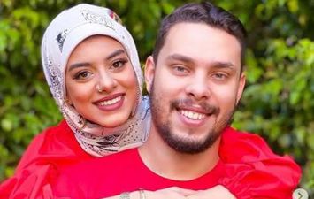 أحمد حسن وزوجته زينب