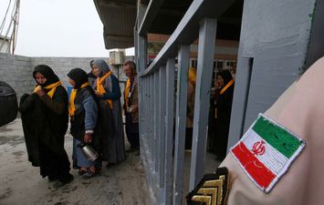 الزوار الايرانيين.jpg