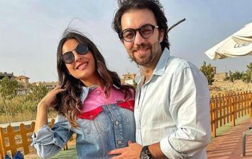الفنان شريف رمزي وزوجته ريهام أيمن