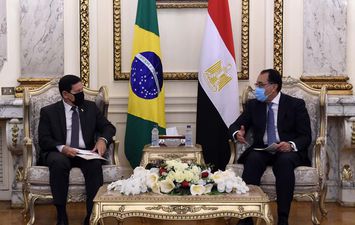 رئيس الوزراء يلتقي نائب الرئيس البرازيلي بالقاهرة