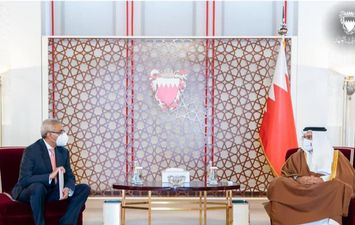 سفير مصر في المنامة يلتقى ولي العهد البحريني