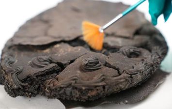 كعكة عمرها 79 عاما تثير حيرة علماء الآثار 