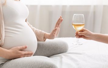 مخاطر شرب الخمر أثناء الحمل