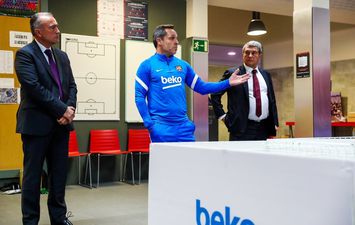  لقاء بارخوان الأول مع لاعبي برشلونة