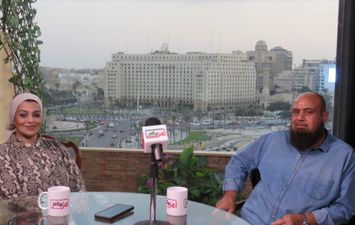 داليا عماد المشرف العام على التحرير مع الجهادي السابق نبيل نعيم