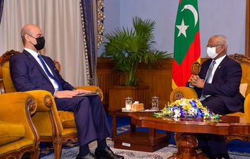 رئيس جمهورية المالديف يستقبل السفير المصري للتوديع
