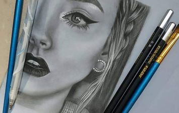 رسوماتها