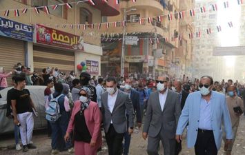 محافظ كفر الشيخ ونائبه يقودان حملة لغلق سناتر الدروس الخصوصية 