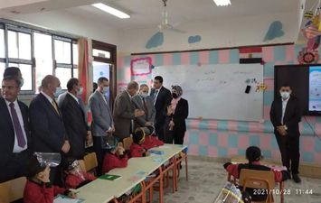 محافظ كفرالشيخ يتفقد المدرسة اليابانية ببيلا.. مؤكداً على اهتمام القيادة السياسية بهذه النوعية من المدارس 