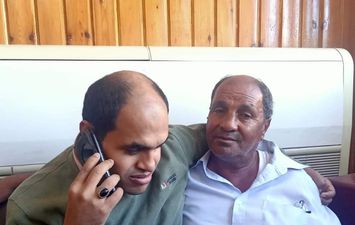 محافظ كفر الشيخ يعبر عن سعادته بعودة ابن كفيف لوالده بعد 21 عاماً من فقده 
