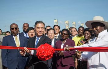 استيلاء الصين على مطار أوغندا الدولي