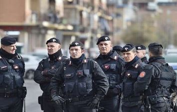 الشرطة الايطالية.jpg