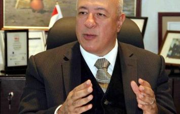 يحي أبو الفتوح نائب رئيس البنك الأهلي