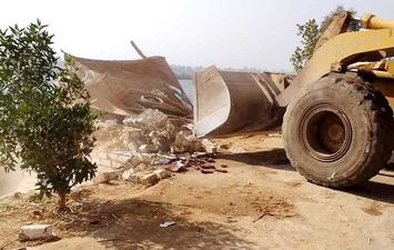 إزالة 29 حالة تعدي على نهر النيل بمركز طهطا في سوهاج