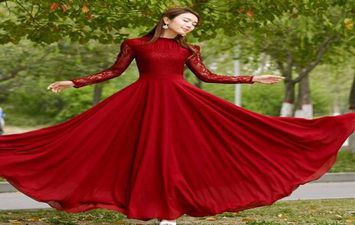  الفستان الأحمر أحدث صيحات  شتاء 2021/2022