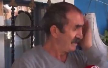 رجل يبكي بسبب ازمة الخبز في تركيا