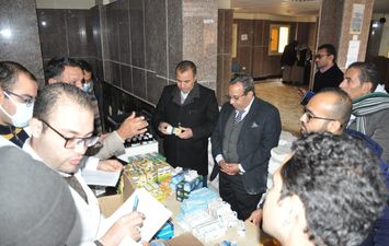 توقيع الكشف الطبى على ٢٦ ألف مواطن فى ٥٦ قافلة طبية لجامعة كفر الشيخ 