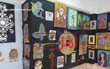 مدرس يحول مدرسته للوحه فنية