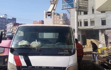  حملات لتأمين أعمدة الإنارة بمدينة بيلا