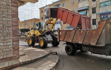 محافظ كفر الشيخ: تفعيل دوريات لمشرفي النظافة بمدن المحافظة لمنع إلقاء المخلفات وتحرير محاضر فورية للمخالفين