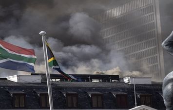 حريق برلمان جنوب افريقيا