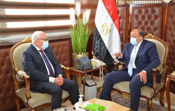 محافظ بورسعيد مع وزير التنمية المحلية