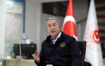 وزير الدفاع التركي.jpg