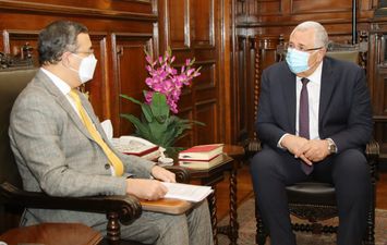 وزير الزراعة يبحث مع السفير الهندي بالقاهرة سبل دعم التعاون الزراعي بين البلدين