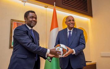  السكرتير العام للاتحاد الإفريقي مع رئيس الوزراء الإيفواري 