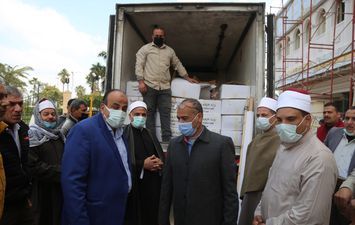 استلام 2 طن لحوم صكوك الإطعام لتوزيعها على 2000 أسرة أولى بالرعاية بكفر الشيخ 