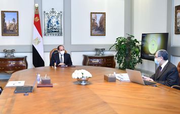 اجتماع الرئيس مع مدبولي ووزير الكهرباء 