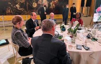  السيسي يحضر حفل العشاء الرسمي في القمة الإفريقية الأوروبية  
