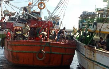 استئناف حركة الملاحة البحرية بميناء الصيد بالبرلس وبالبحر المتوسط 