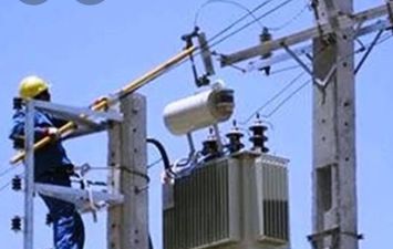 فصل التيار الكهربائي عن 4 مناطق بمدينة نقادة في قنا