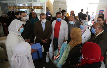 محافظ كفر الشيخ يطلق الحملة القومية لتطعيم نصف مليون طفل بالقرى والنجوع والمدن 